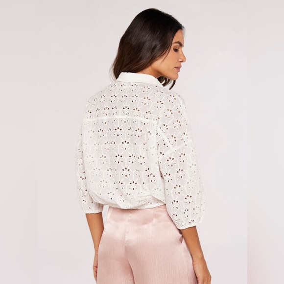 SO ♥️! Apricot - Broderie Anglaise Shirt - Picture 4 of 5